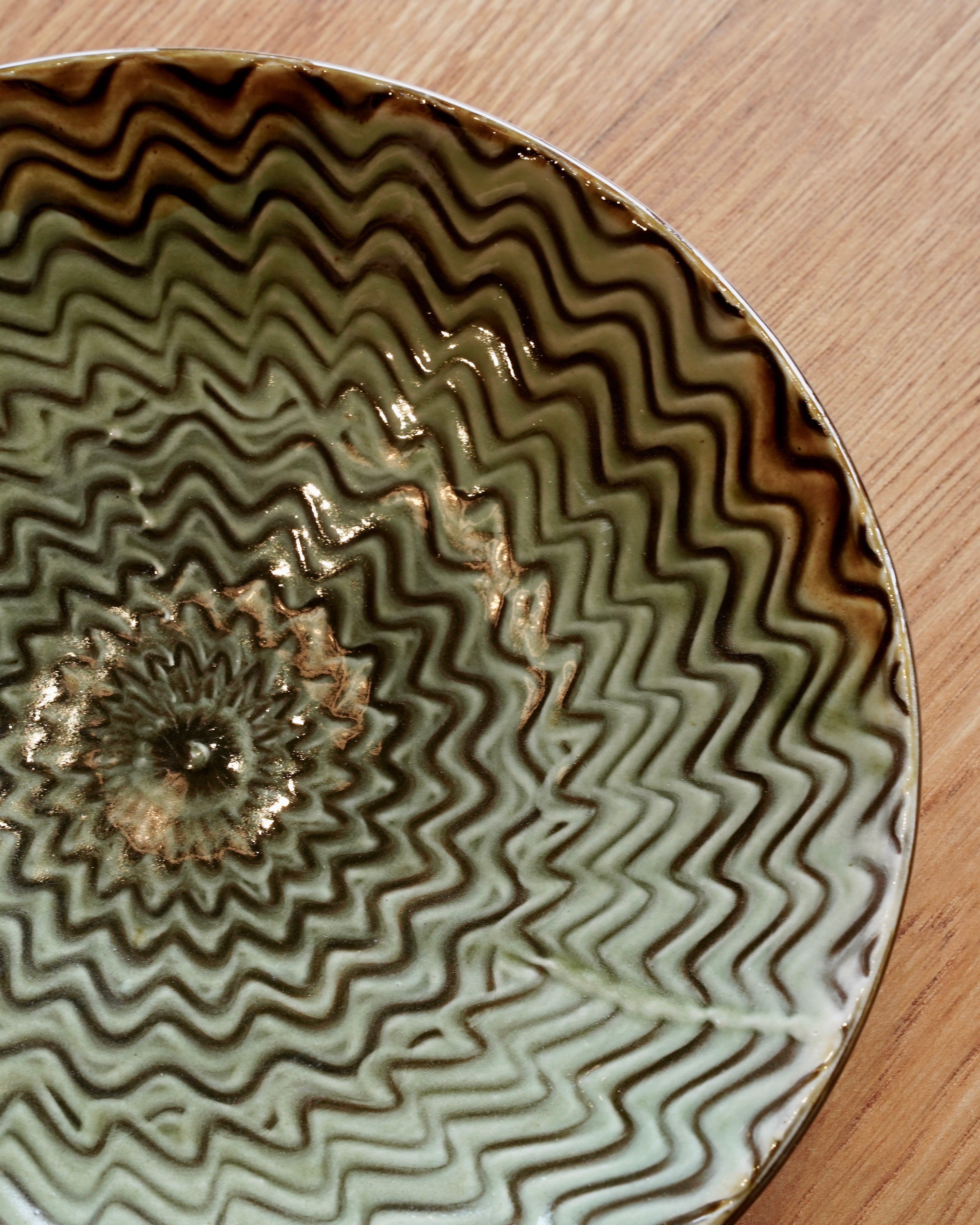 小鹿田焼 坂本浩二窯 “éhn Edition”  /  7寸皿 櫛目