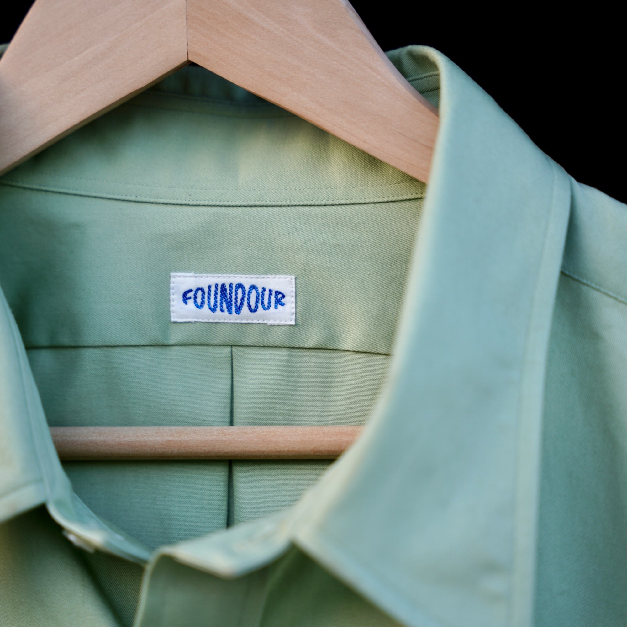 FOUNDOUR(ファウンダ) / REGULAR COLLAR SHIRT  GREEN
