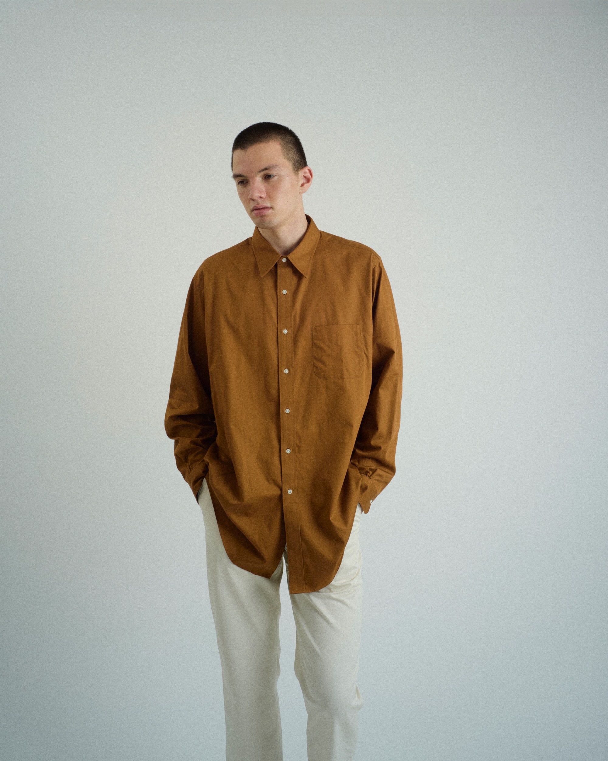 FOUNDOUR(ファウンダ) / REGULAR COLLAR SHIRT  MOCHA