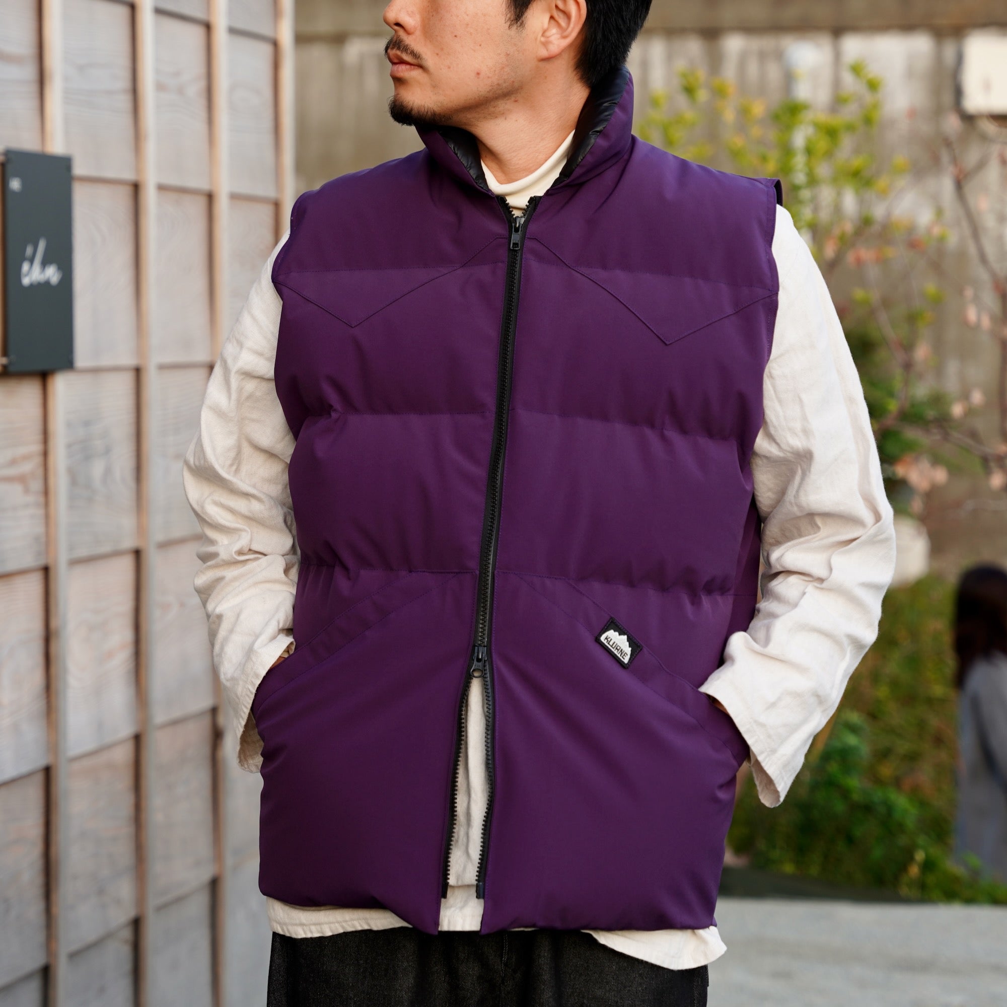 KLUANE MOUNTAINEERING / DOWN VEST (Western Yoke) – Violet – éhn