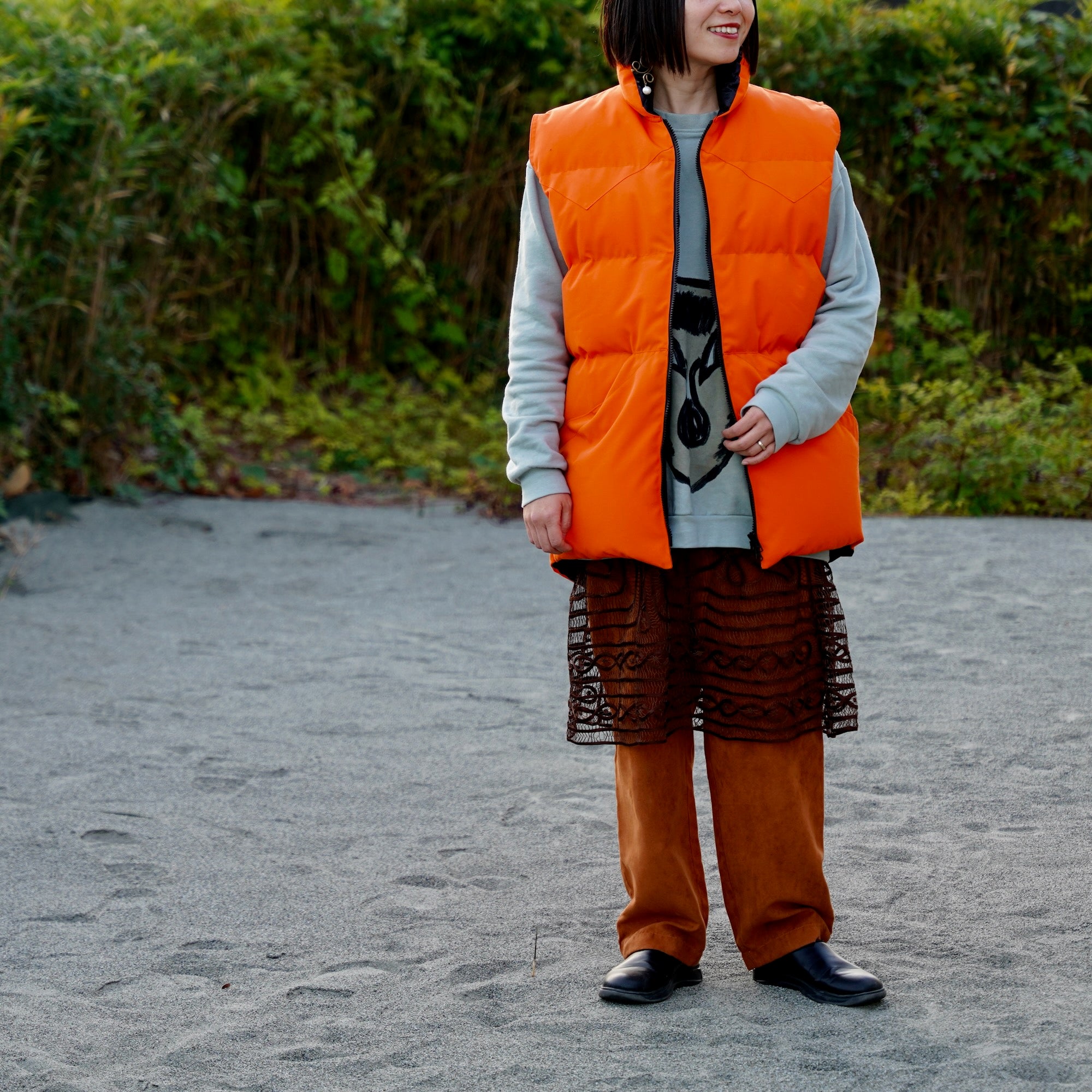 KLUANE MOUNTAINEERING / DOWN VEST(Western Yoke) – Bonfire