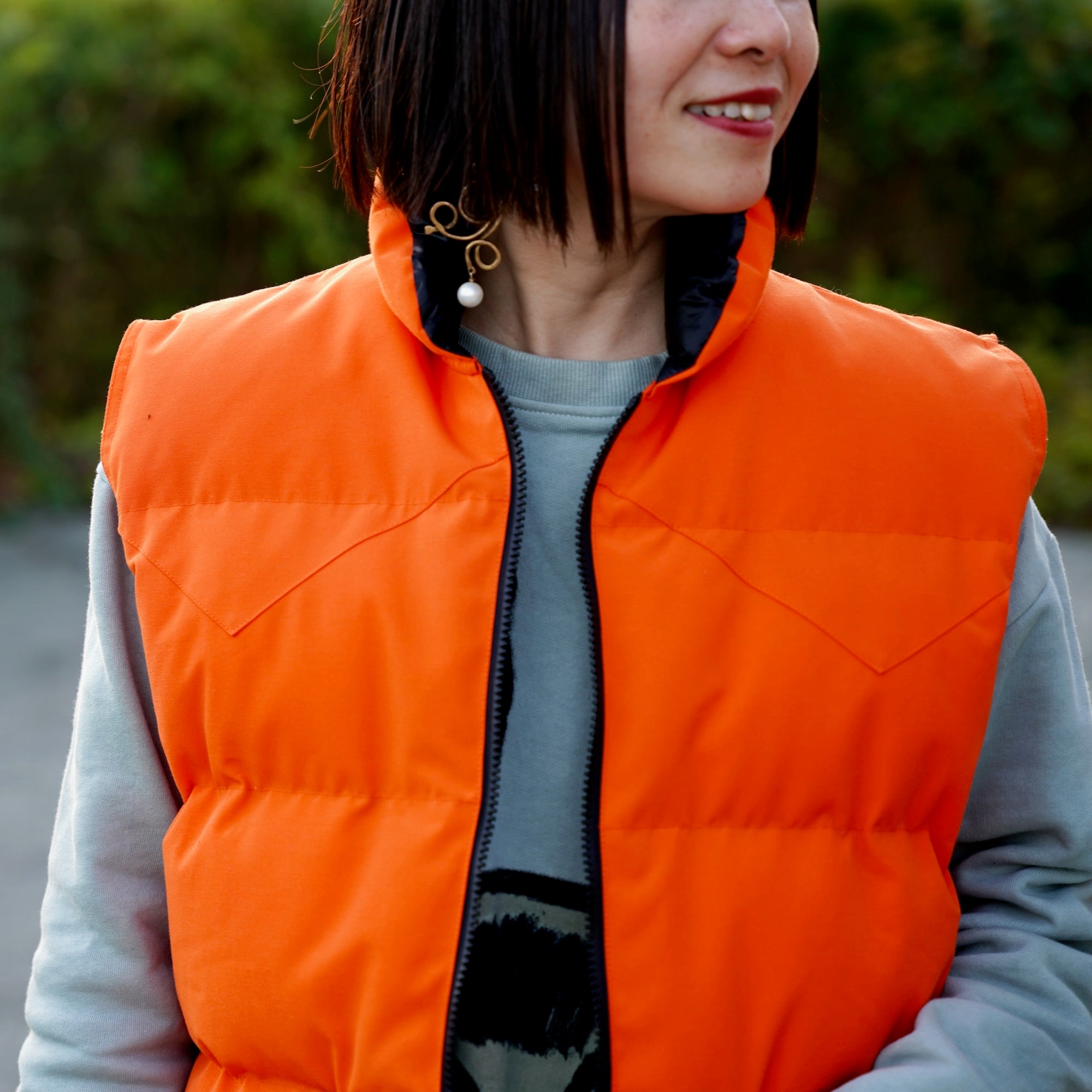 KLUANE MOUNTAINEERING / DOWN VEST(Western Yoke) – Bonfire