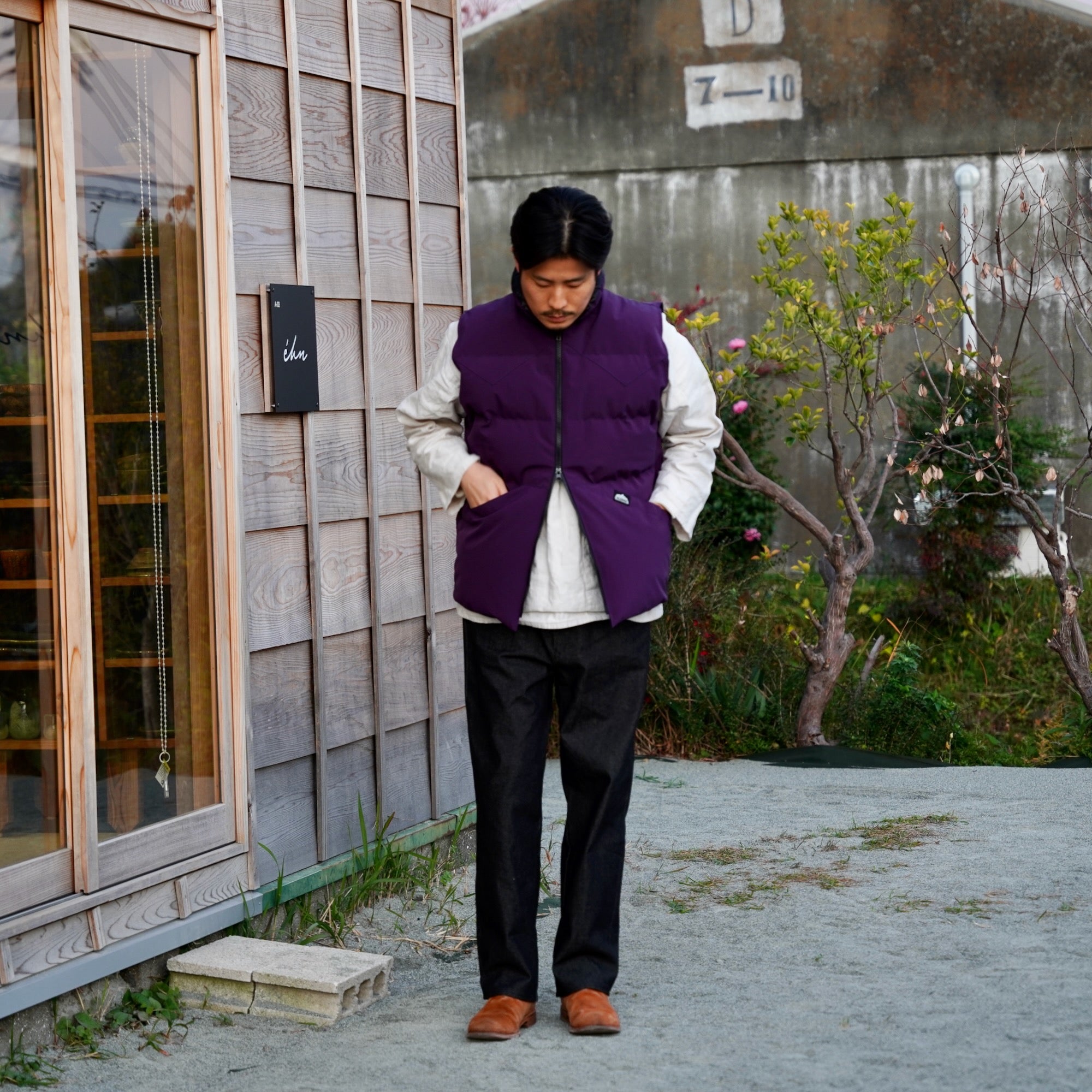 KLUANE MOUNTAINEERING / DOWN VEST (Western Yoke) – Violet – éhn