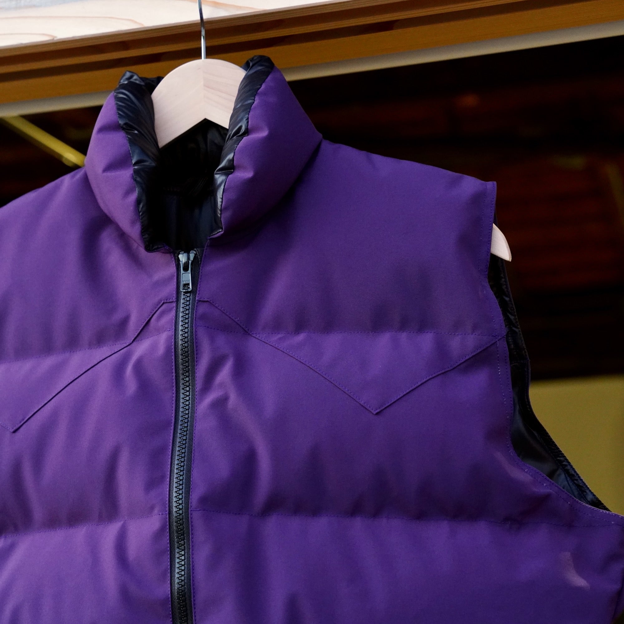 KLUANE MOUNTAINEERING / DOWN VEST (Western Yoke) – Violet