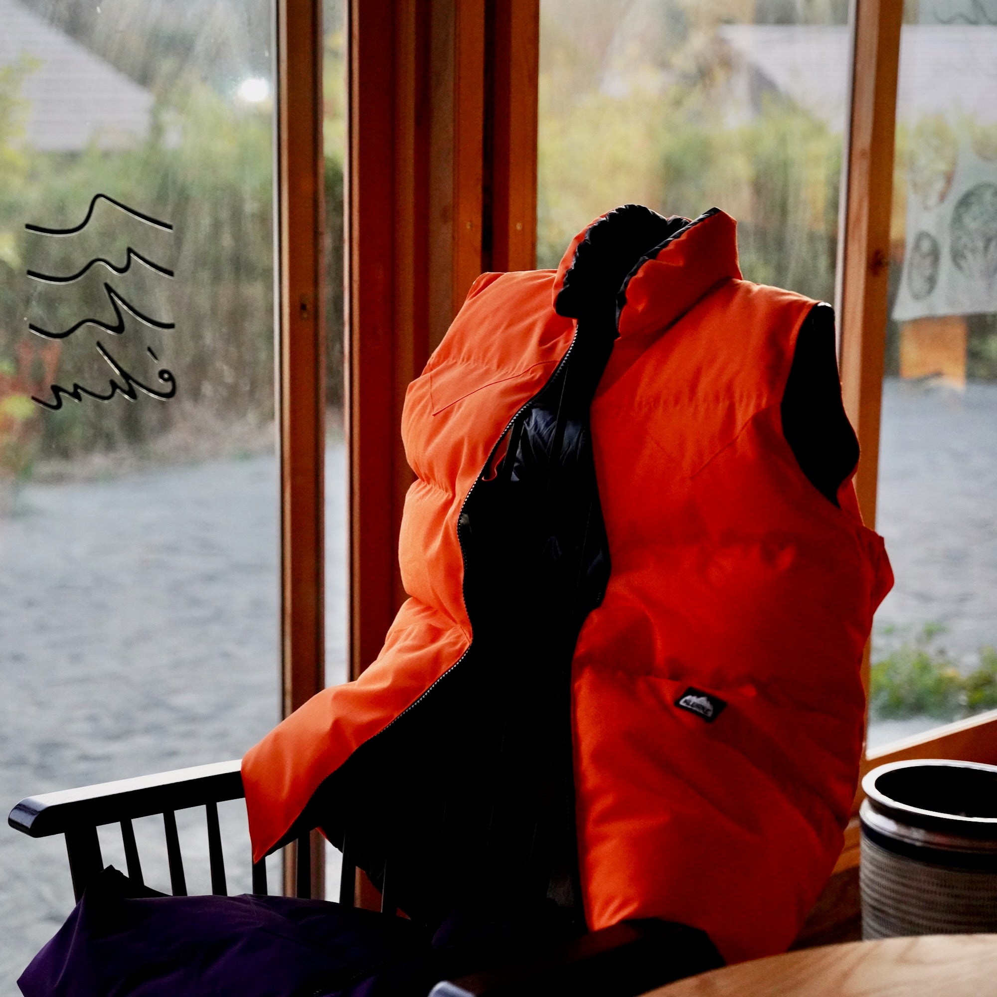 KLUANE MOUNTAINEERING / DOWN VEST(Western Yoke) – Bonfire