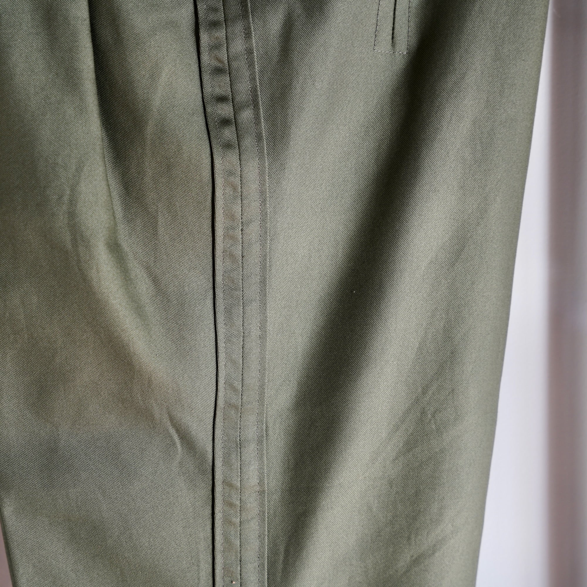 EESETT&Co / OUT SEAM TROUSERS "JOHNSTON" - OLI VE