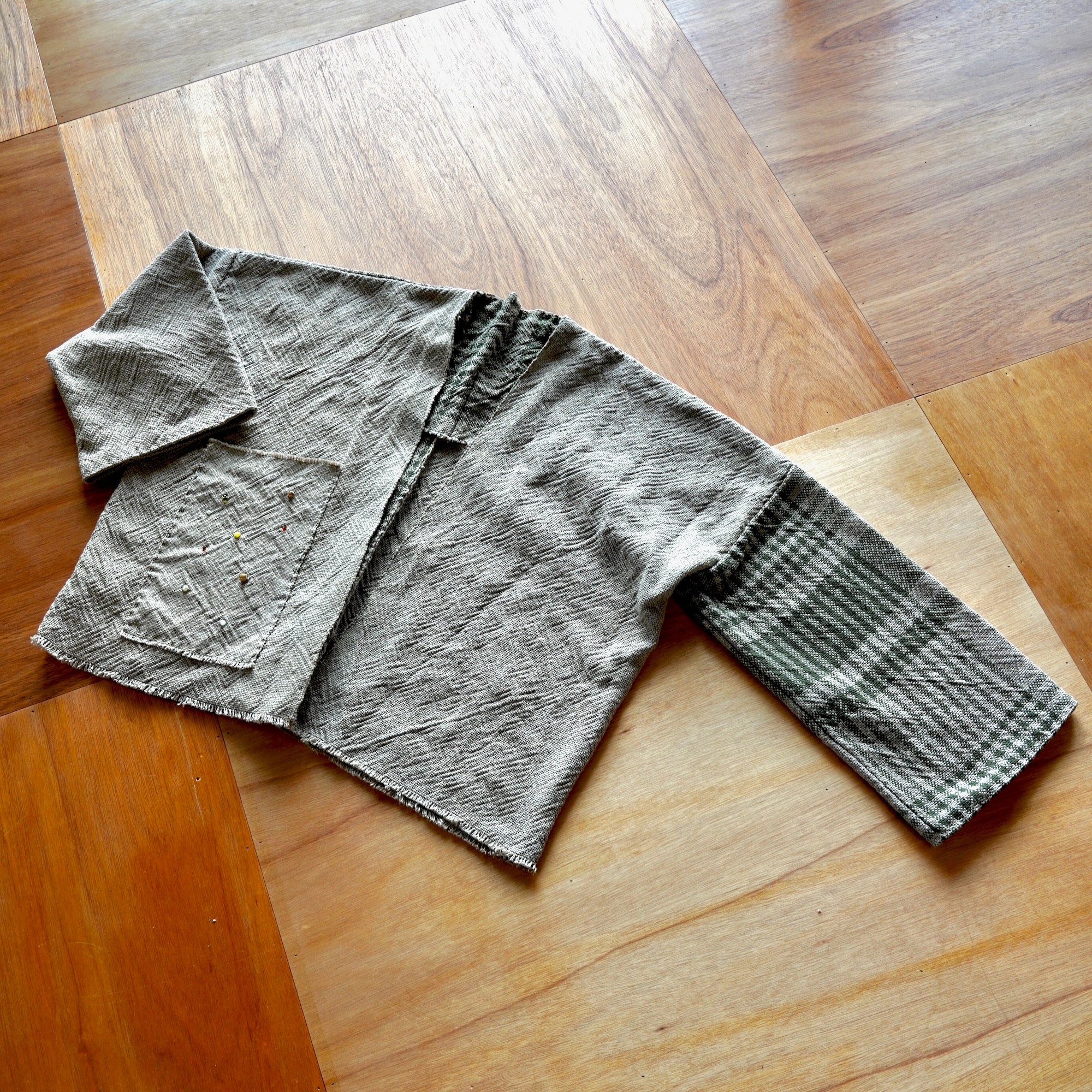 Hollie Word × éhn  /  Hand woven-Hand sewn-Vintage sourced   bead detail Jacket