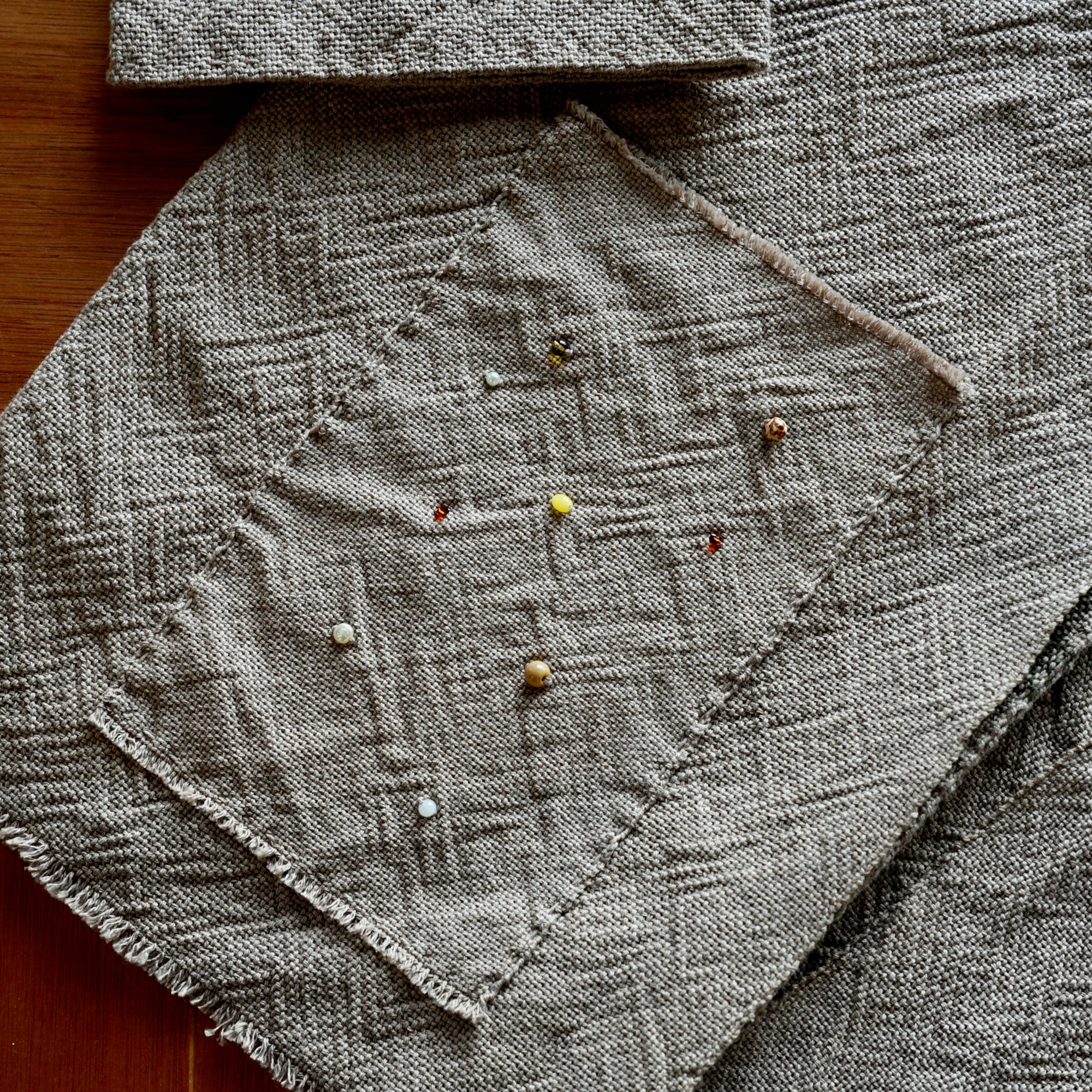 Hollie Word × éhn  /  Hand woven-Hand sewn-Vintage sourced   bead detail Jacket