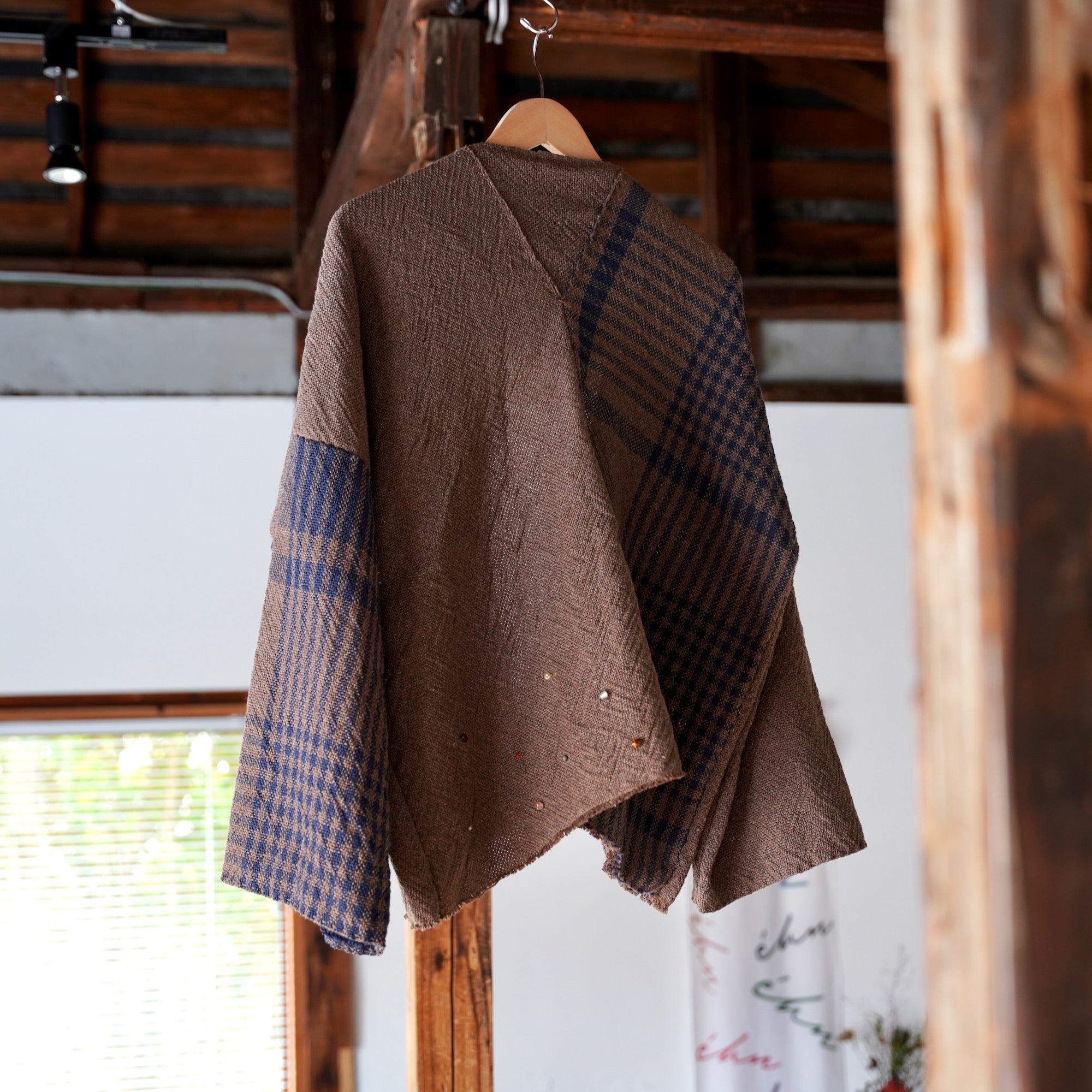 Hollie Word × éhn  /  Hand woven-Hand sewn-Vintage sourced   bead detail Jacket