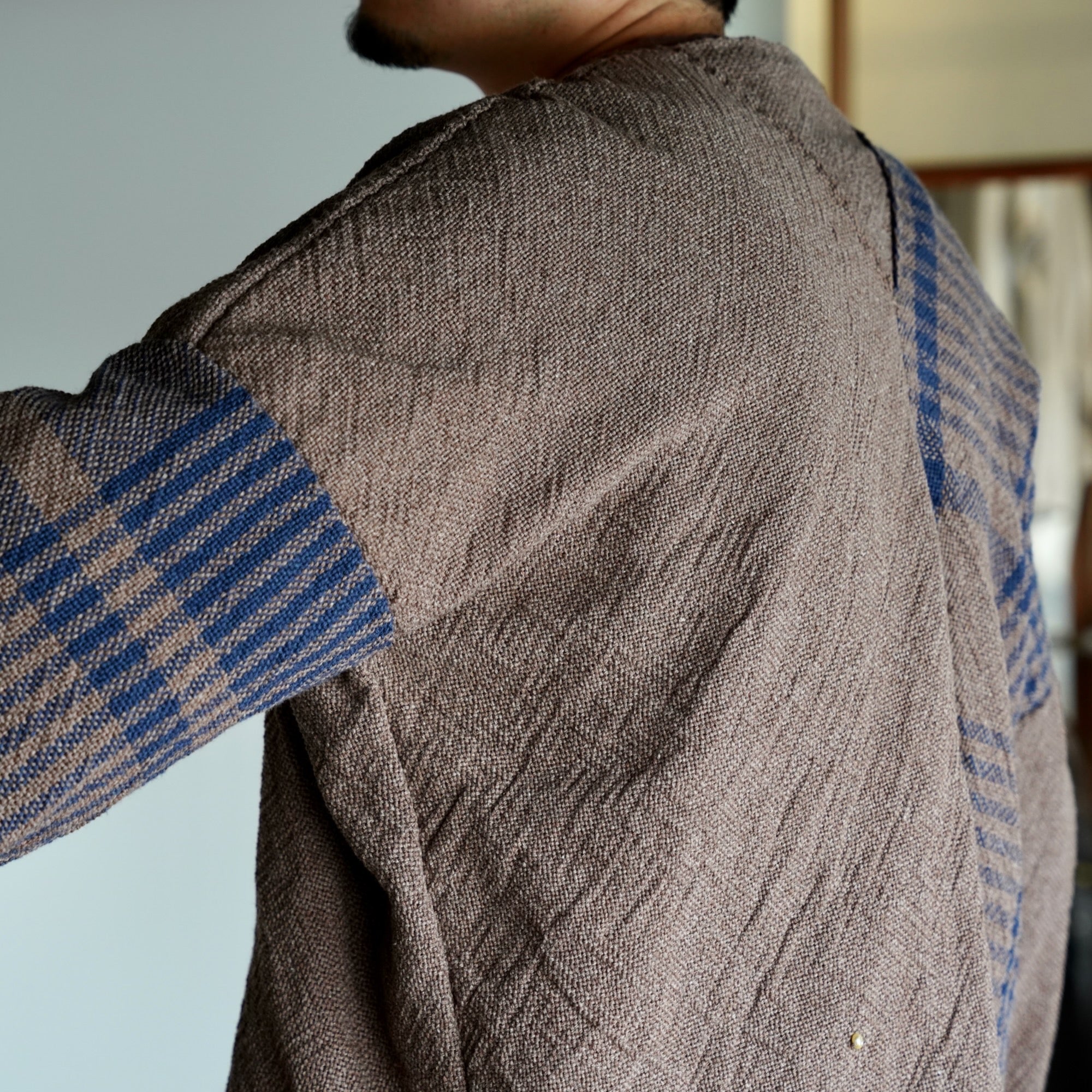 Hollie Word × éhn  /  Hand woven-Hand sewn-Vintage sourced   bead detail Jacket