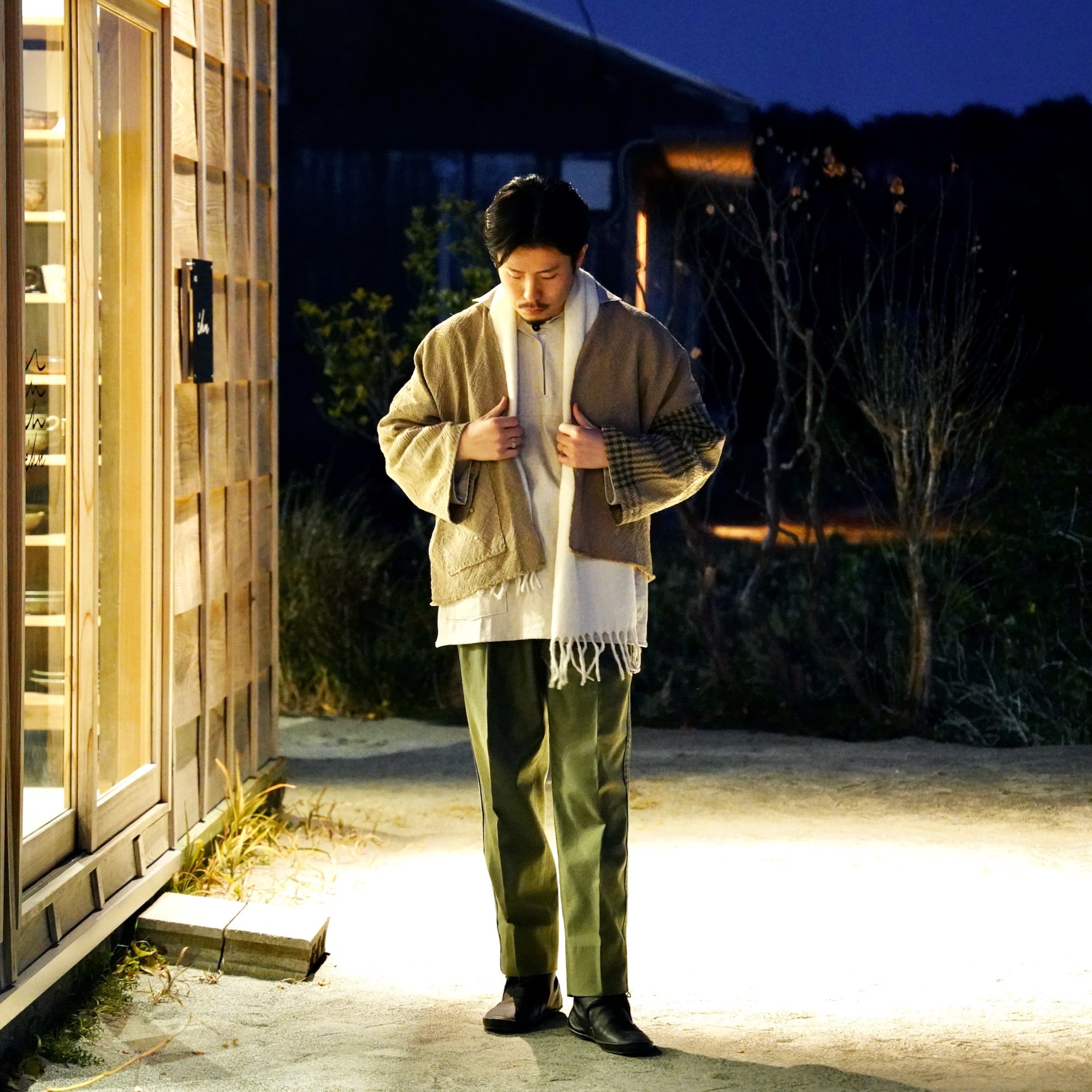 Hollie Word × éhn  /  Hand woven-Hand sewn-Vintage sourced   bead detail Jacket