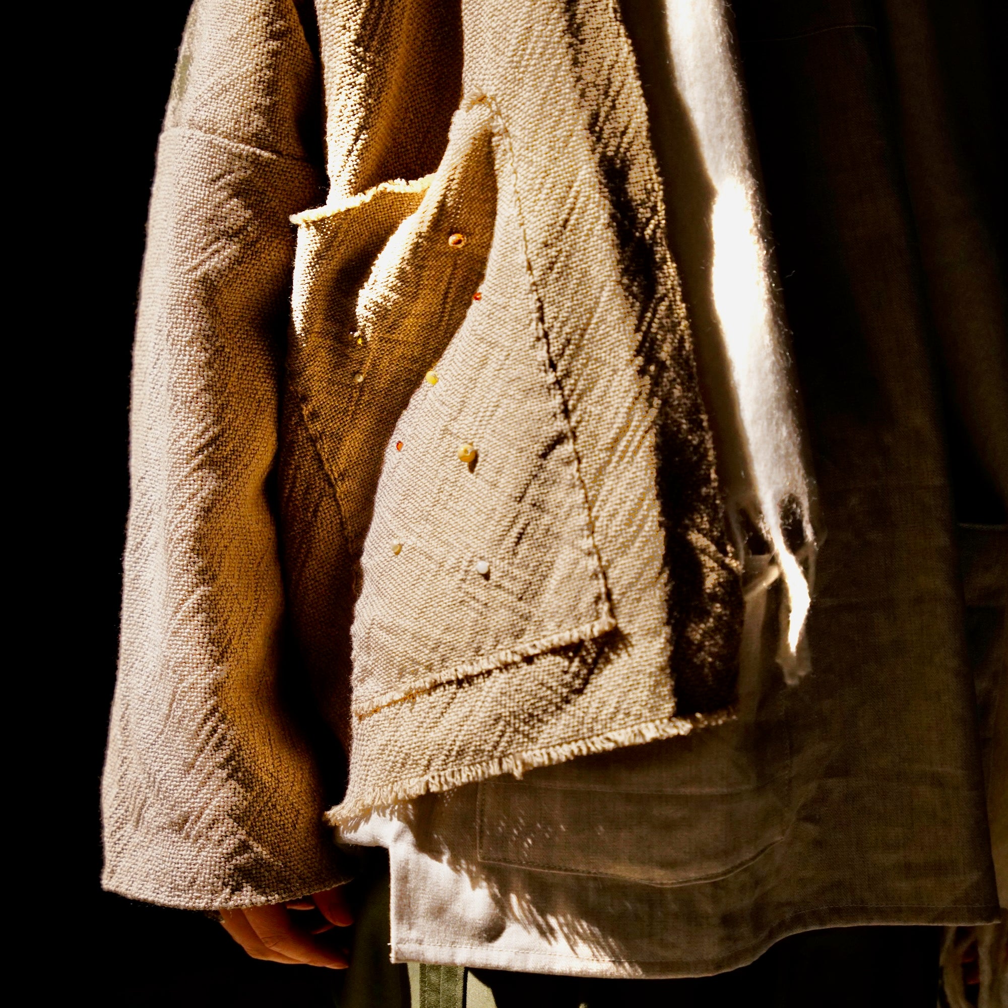 Hollie Word × éhn  /  Hand woven-Hand sewn-Vintage sourced   bead detail Jacket