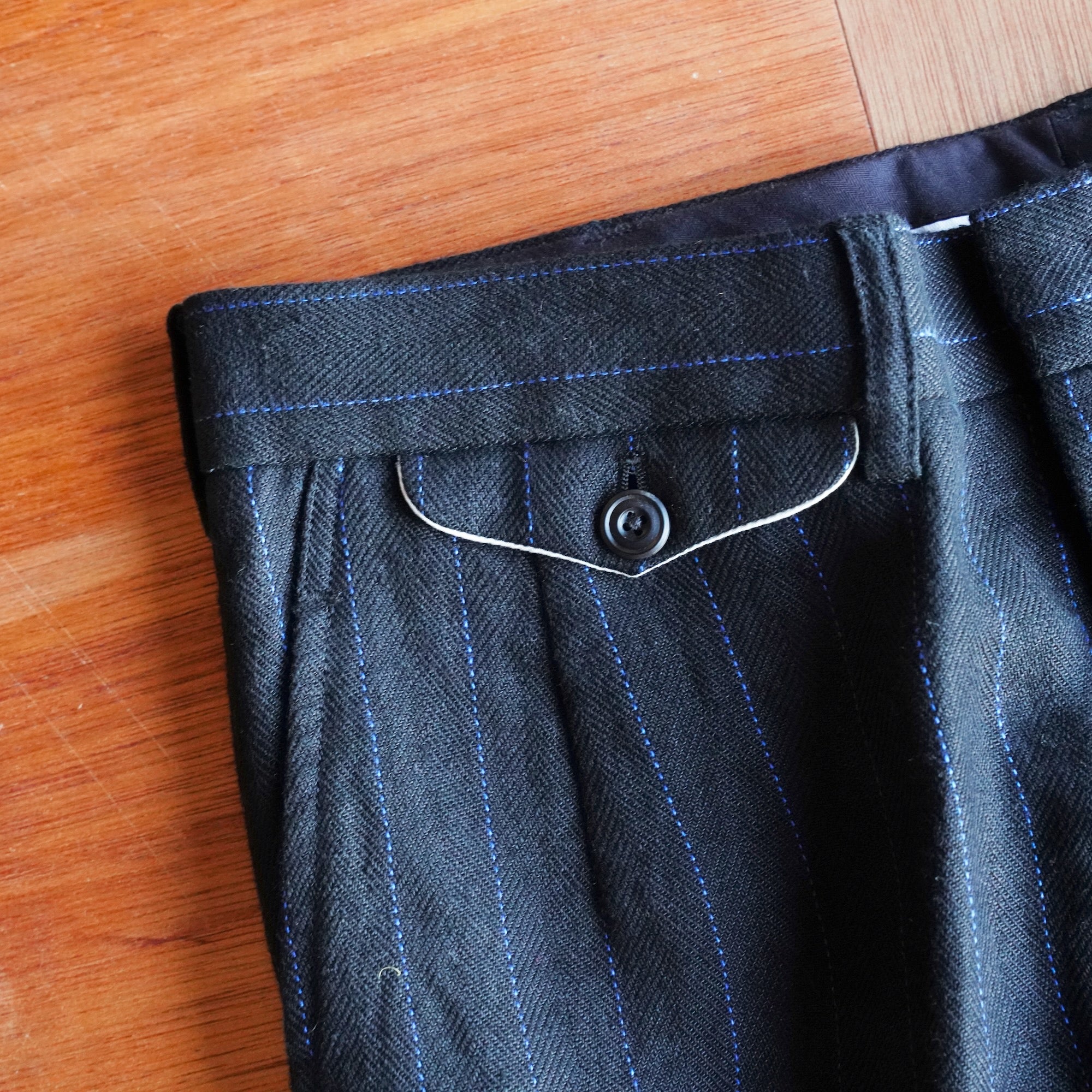 EESETT&Co / PLAIN TROUSERS "LAUREL" - BLACK/BLUE STRIPES