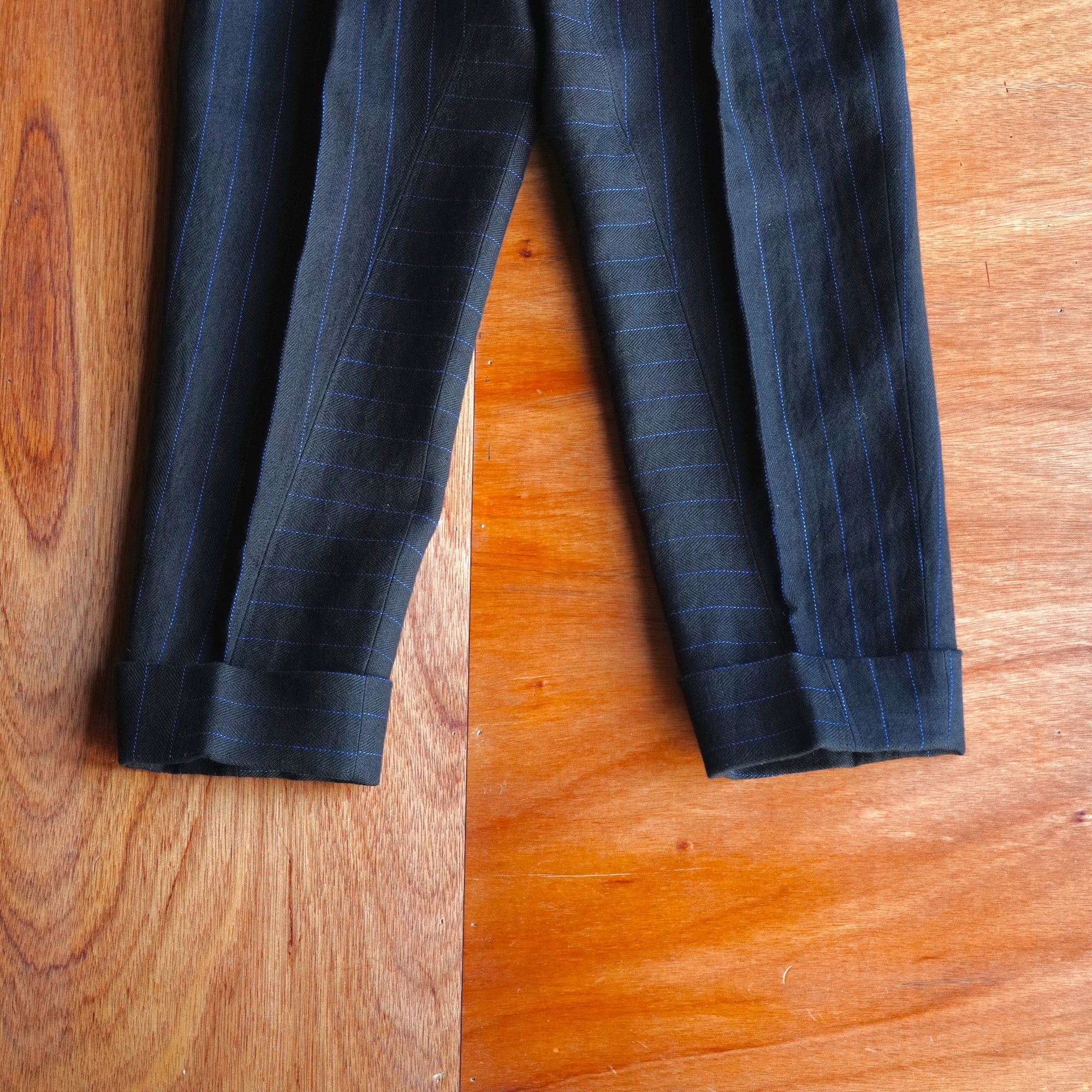 EESETT&Co / PLAIN TROUSERS "LAUREL" - BLACK/BLUE STRIPES