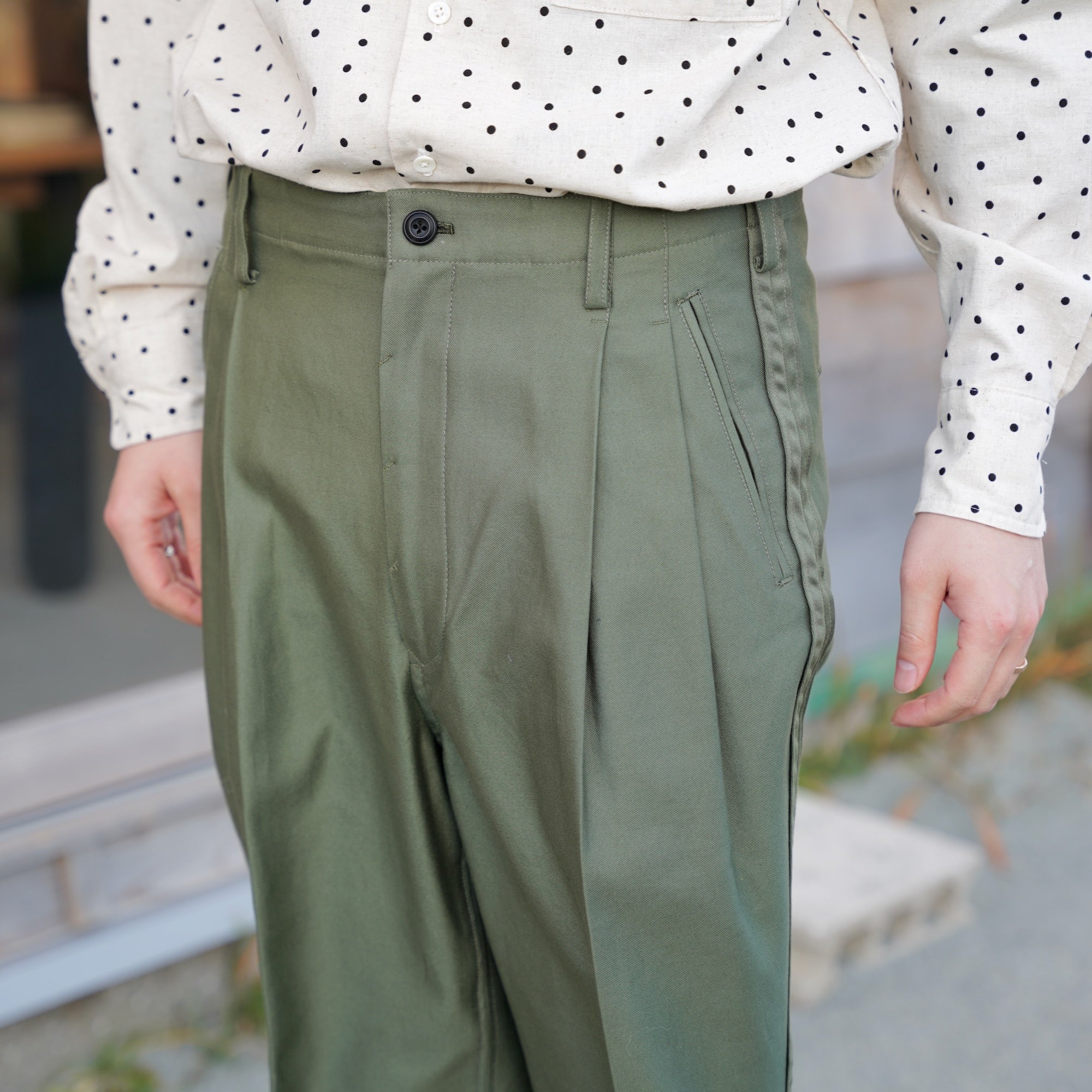 EESETT&Co / OUT SEAM TROUSERS "JOHNSTON" - OLI VE
