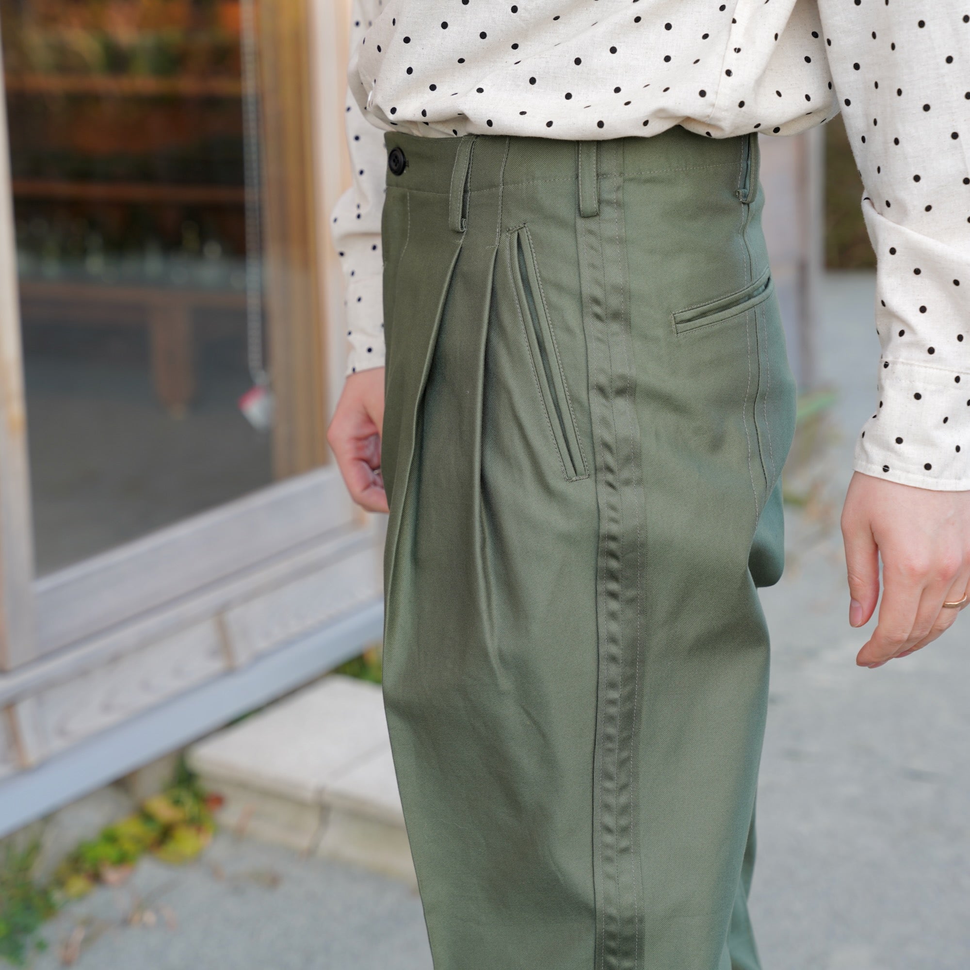 EESETT&Co / OUT SEAM TROUSERS "JOHNSTON" - OLI VE