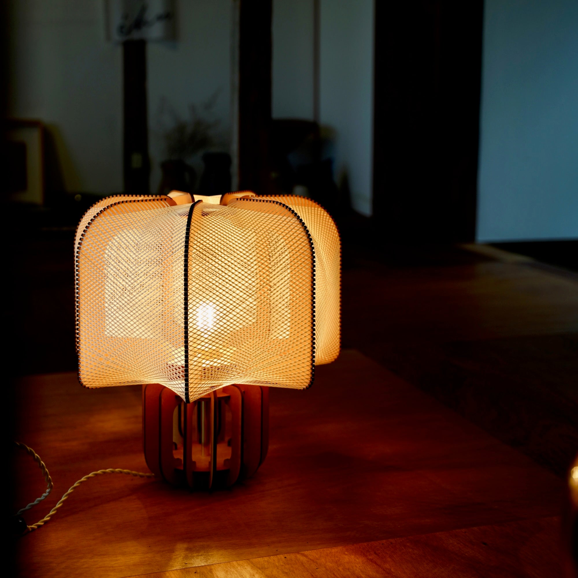 LAFABLIGHT /MULJEE - WOOD BASE (QADRO)