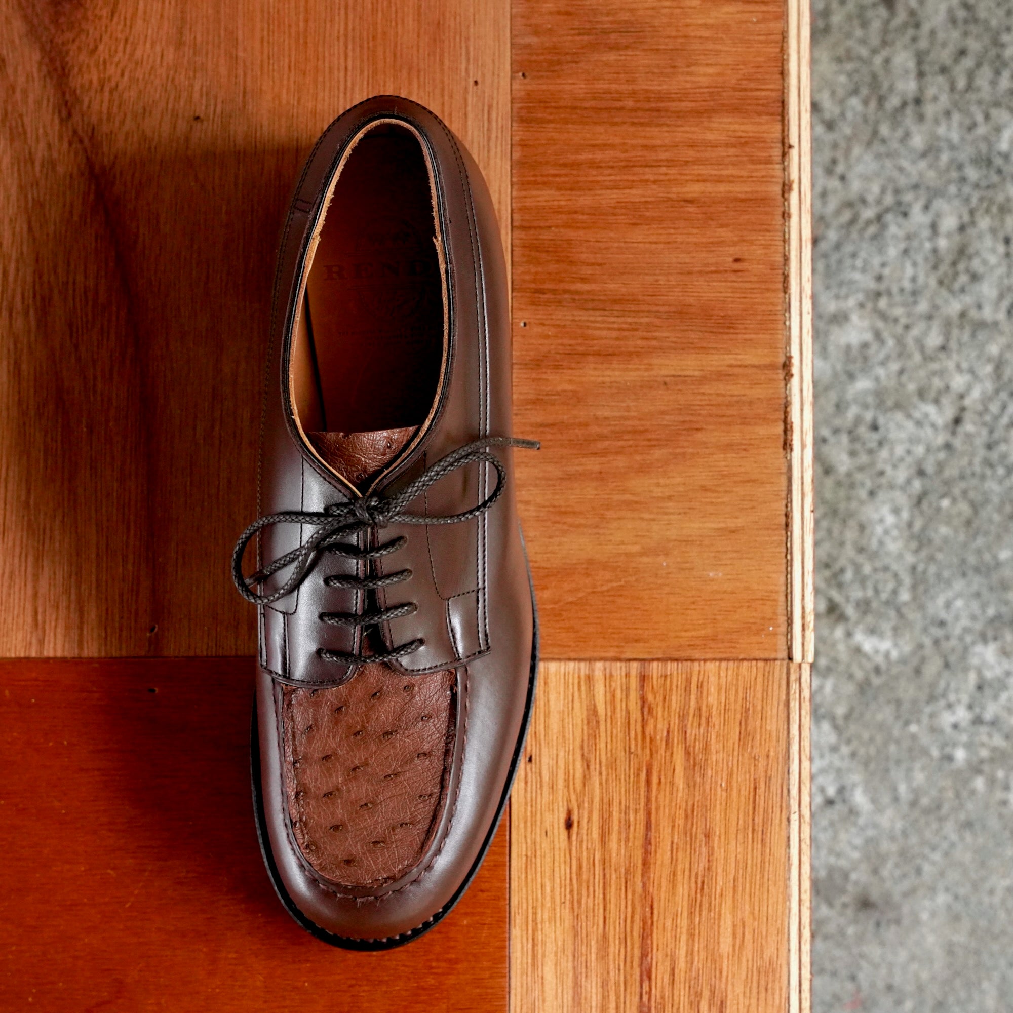 【受注生産】RENDO × éhn  / GB001  APRON FRONT DERBY(オーストリッチ・国産キップ）