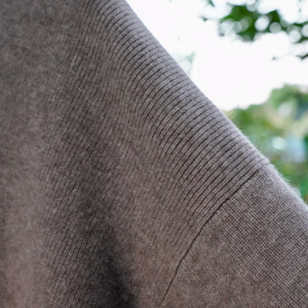 Nomàt / Cashmere V-Sweater